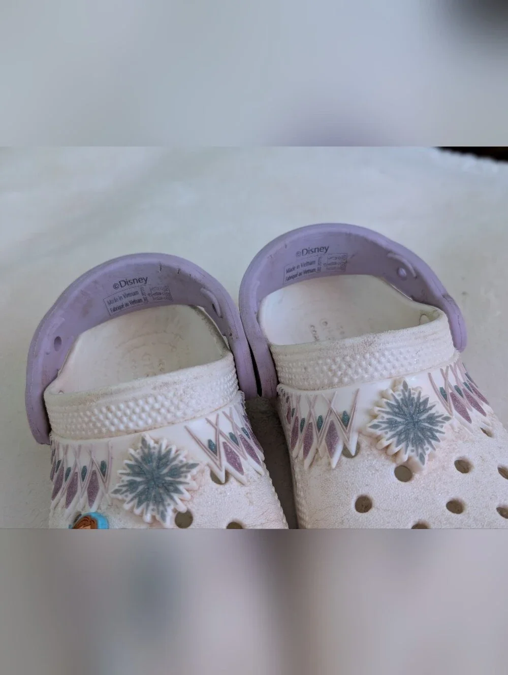 Crocs Kids White & Lavender Snowflake with Character Charm C9